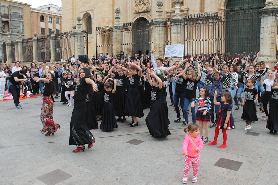 Decenas de jienenses participan en las protestas para pedir un Conservatorio de Danza en la capital