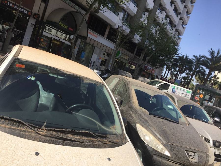 La Depresión Aislada en Niveles Altos que acecha al Golfo de Cádiz desde hace días, provoca vientos del sur que traen hasta la Bahía de Almería el polvo sahariano que hoy cubre gran parte del sur de la provincia