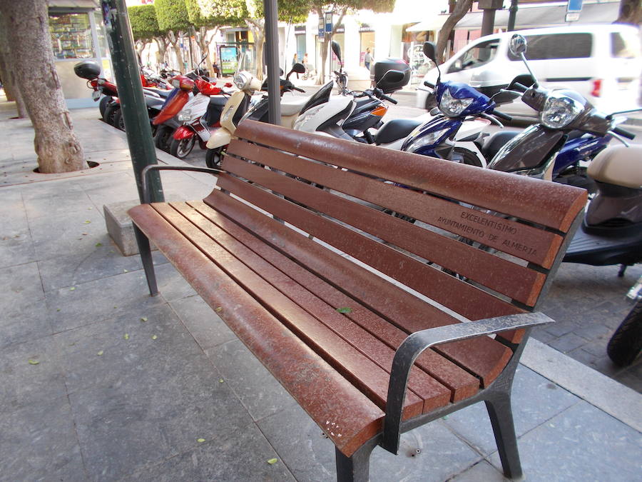 La Depresión Aislada en Niveles Altos que acecha al Golfo de Cádiz desde hace días, provoca vientos del sur que traen hasta la Bahía de Almería el polvo sahariano que hoy cubre gran parte del sur de la provincia