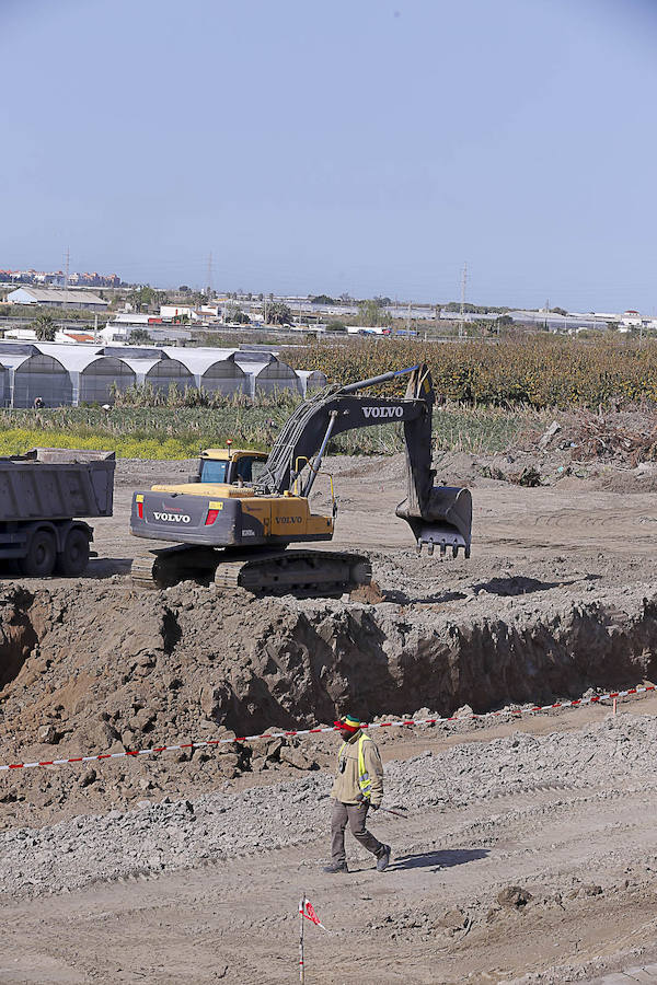Las actuaciones van muy avanzadas y ya tienen licencia; además se espera que para antes del verano estén las calles terminadas y abra el Burger King