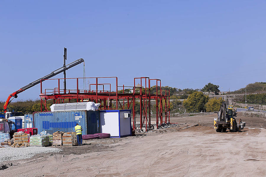 Las actuaciones van muy avanzadas y ya tienen licencia; además se espera que para antes del verano estén las calles terminadas y abra el Burger King