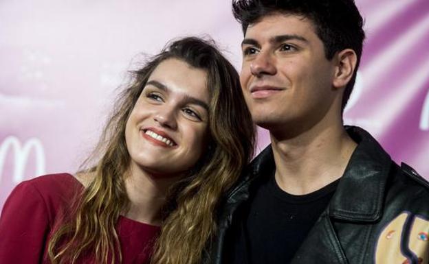 Amaia la lía con el libro 'España de mierda': «me lo llevo a Eurovisión»