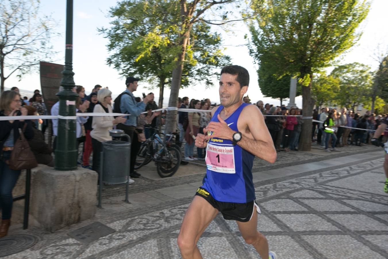 Aquí puedes ver unas maravillosas estampas de la carrera del pasado sábado en Granada