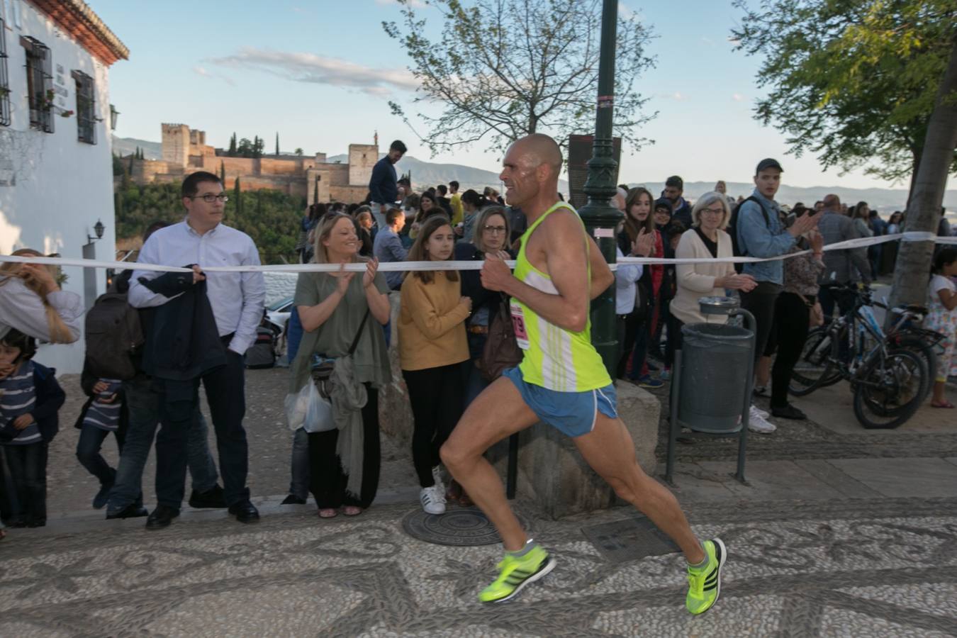 Aquí puedes ver unas maravillosas estampas de la carrera del pasado sábado en Granada