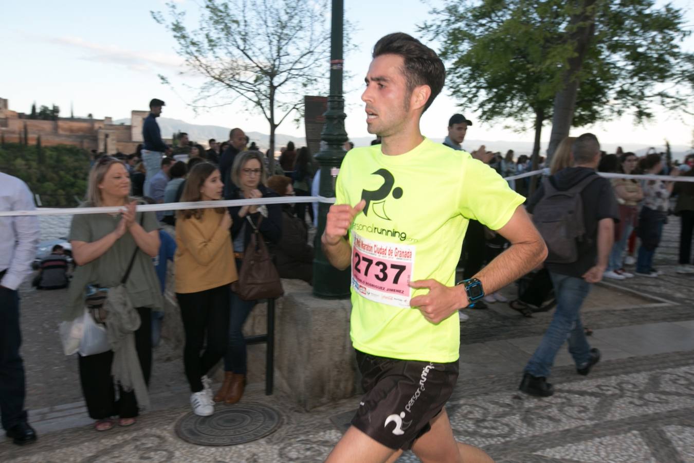 Aquí puedes ver unas maravillosas estampas de la carrera del pasado sábado en Granada