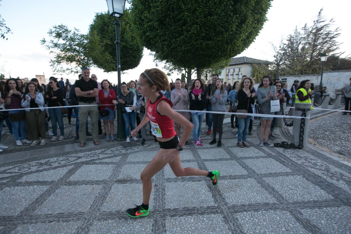 Aquí puedes ver unas maravillosas estampas de la carrera del pasado sábado en Granada