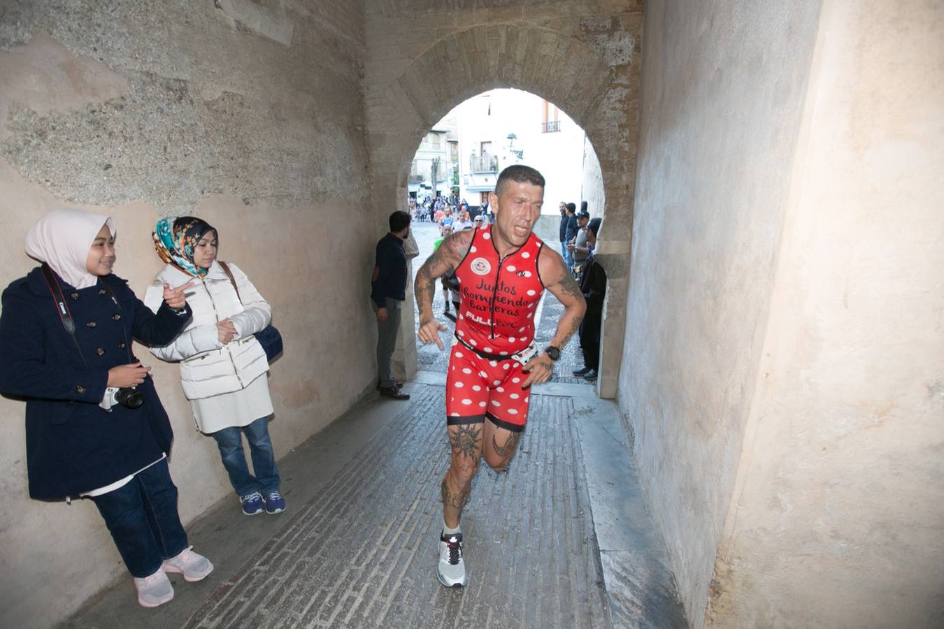 Aquí puedes ver unas maravillosas estampas de la carrera del pasado sábado en Granada