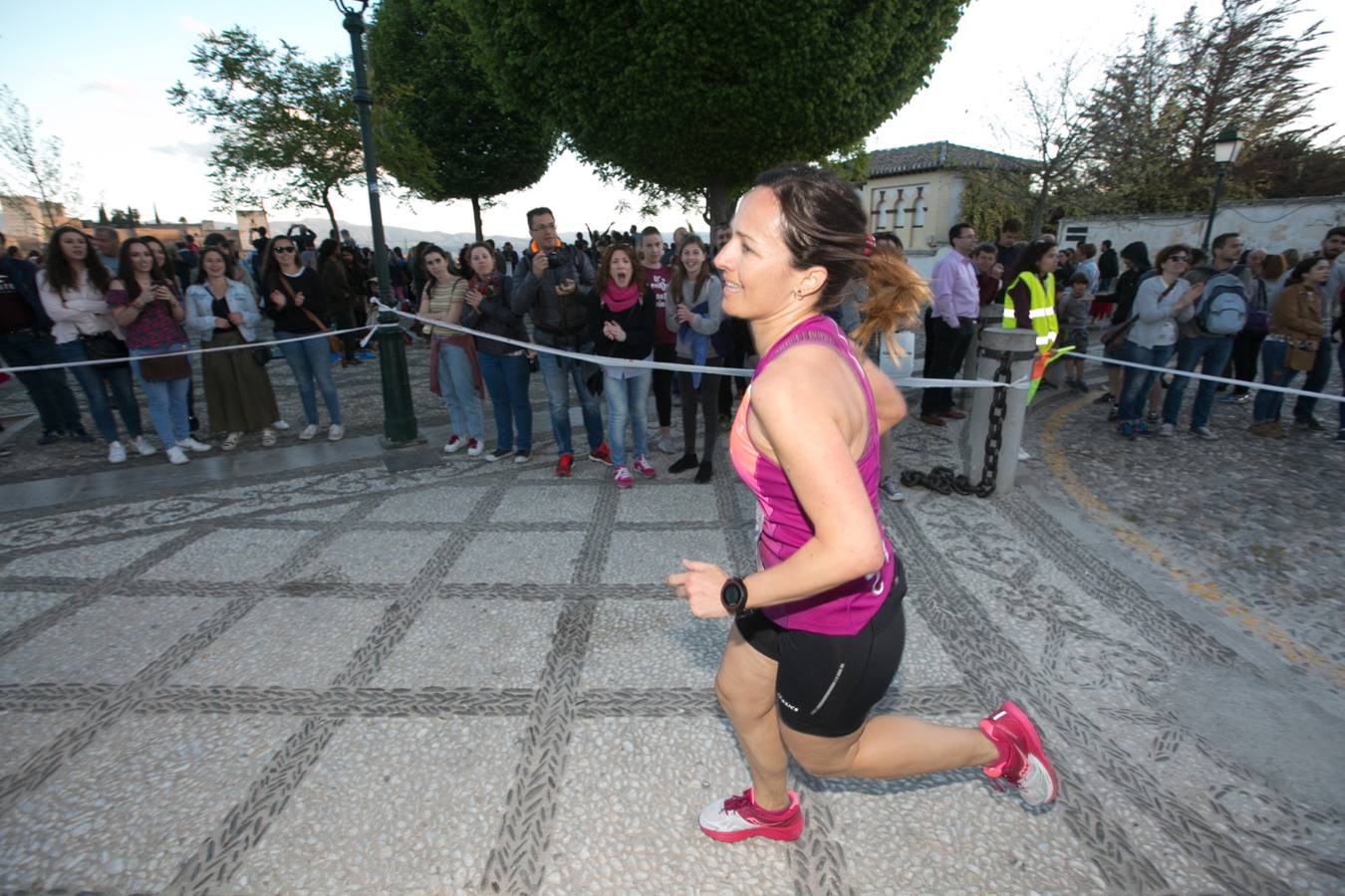 Aquí puedes ver unas maravillosas estampas de la carrera del pasado sábado en Granada