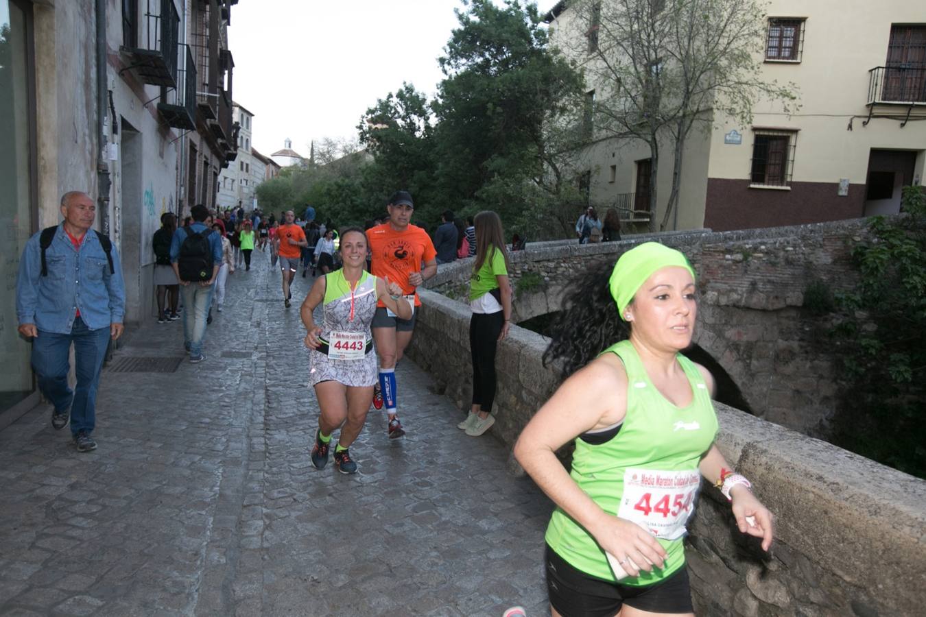 Aquí puedes ver unas maravillosas estampas de la carrera del pasado sábado en Granada