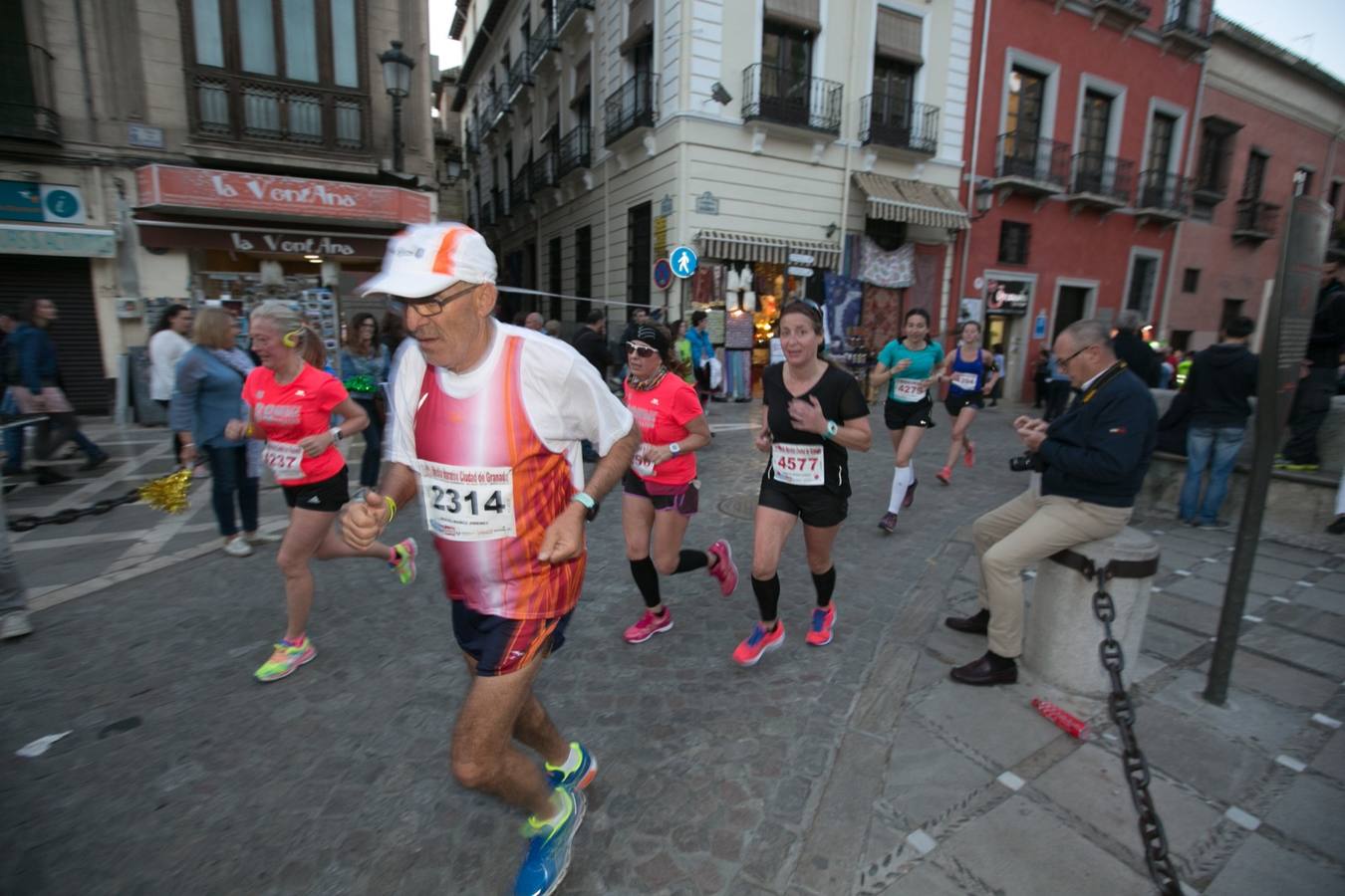 Aquí puedes ver unas maravillosas estampas de la carrera del pasado sábado en Granada