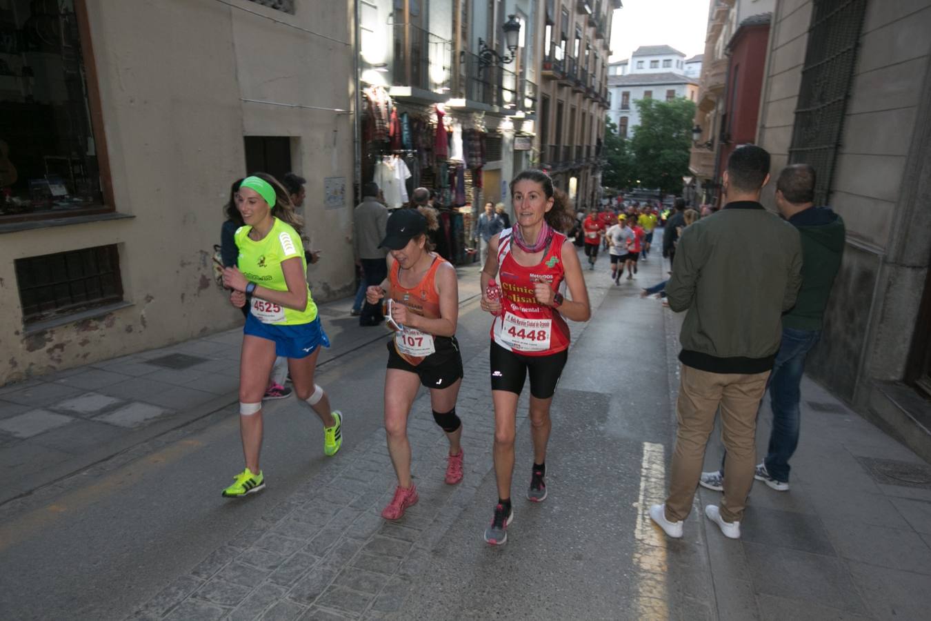 Aquí puedes ver unas maravillosas estampas de la carrera del pasado sábado en Granada