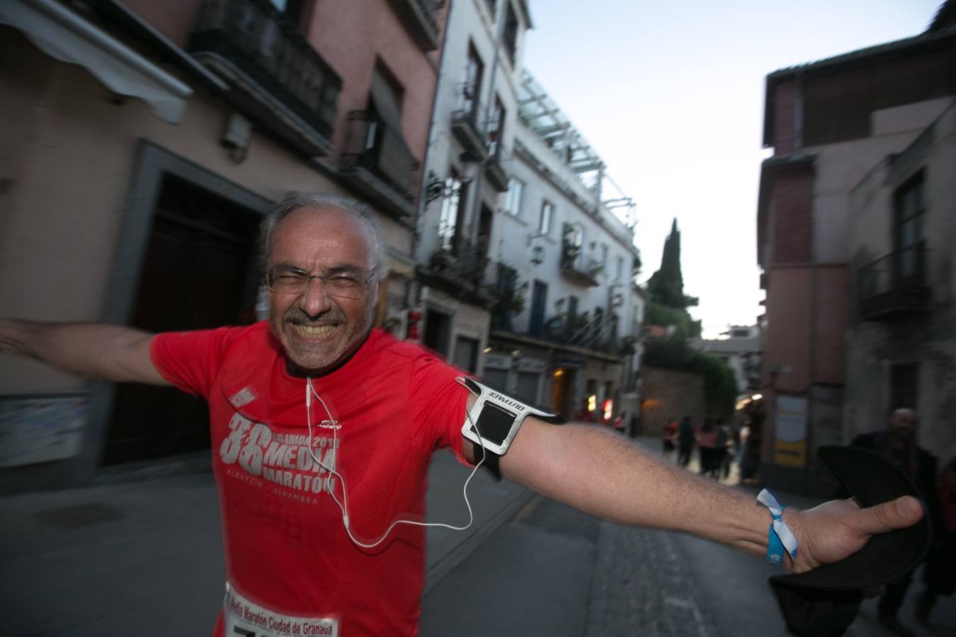 Aquí puedes ver unas maravillosas estampas de la carrera del pasado sábado en Granada