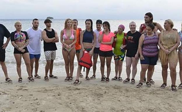 Acusan de montaje a dos concursantes de Supervivientes por su inesperada reconciliación