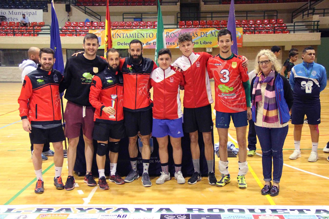 La cuarta edición del Ciudad de Roquetas concentra, en el Infanta Cristina y la Plaza de Toros, a 1.600 deportistas de todas las partes de España, con 350 partidos