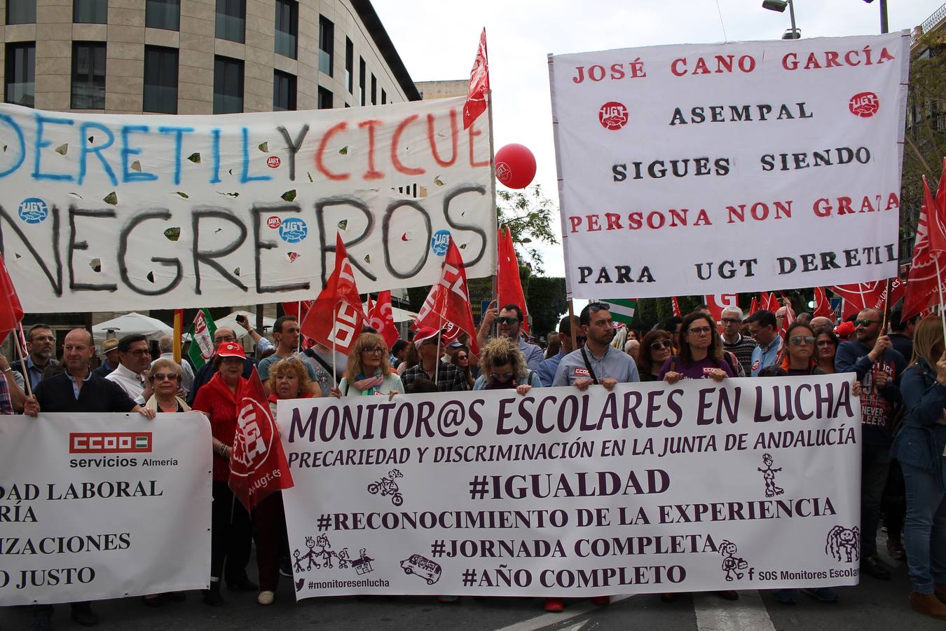 Los sindicatos UGT y CCOO se movilizan con motivo del 1 de mayo en una marcha reivindicativa a la que asiste el secretario provincial del PSOE, José Luis Sánchez Teruel