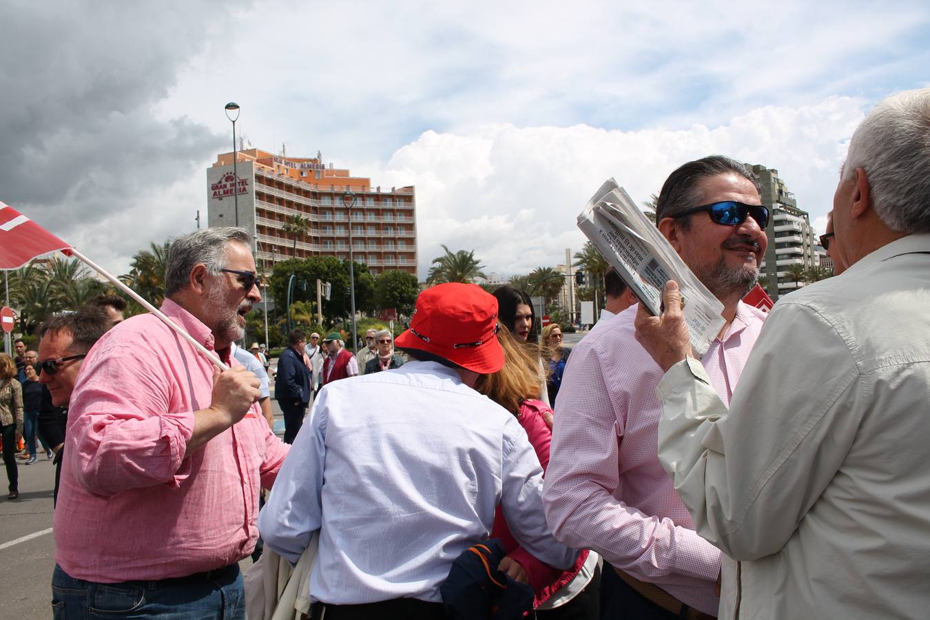 Los sindicatos UGT y CCOO se movilizan con motivo del 1 de mayo en una marcha reivindicativa a la que asiste el secretario provincial del PSOE, José Luis Sánchez Teruel