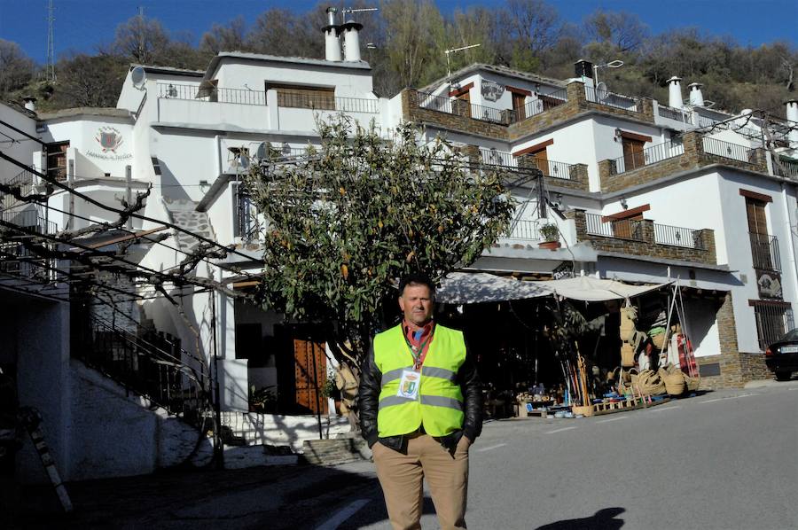 Capileira celebra durante tres días sus fiestas patronales en honor a la Virgen de la Cabeza