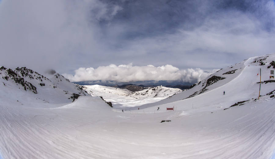 Las condiciones de nieve este martes en la Laguna eran de nieve de invierno dentro de pista