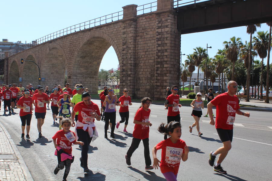 Centenares de personas se reúnen este domingo en las calles de la ciudad