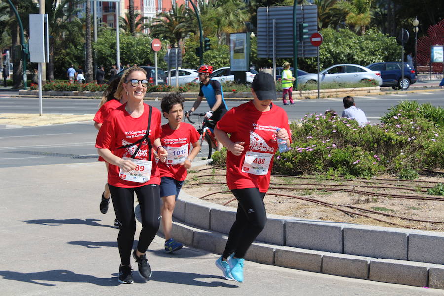 Centenares de personas se reúnen este domingo en las calles de la ciudad