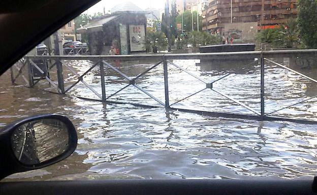 El Ayuntamiento de Granada estudiará nuevas obras en la zona de Albert Einstein tras las últimas inundaciones