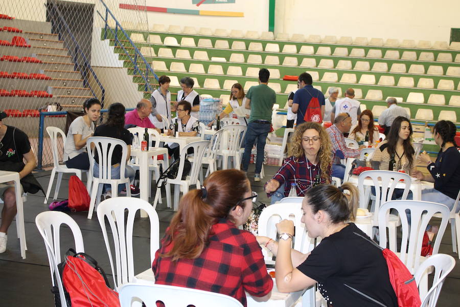 Cientos de almerienses han participado ya en la macrocolecta organizada hoy en el pabellón Rafael Florido y que permanecerá activa hasta las 21.30 horas