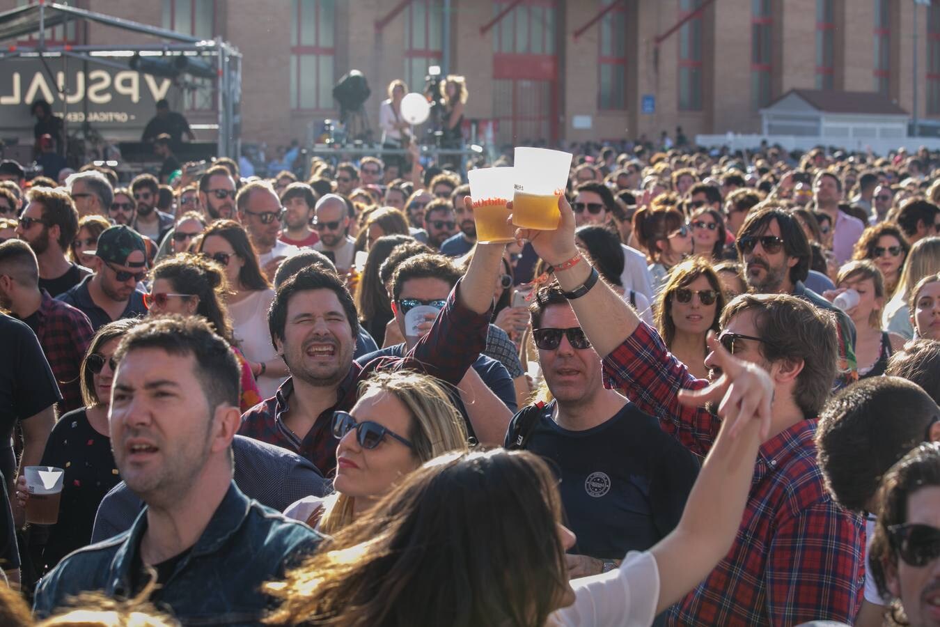 El festival llena la feria de muestras de Armilla