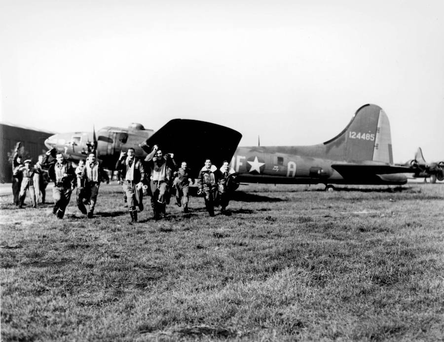 El legendario bombardero de EE UU que regresó sin un rasguño de 25 misiones en la II Guerra Mundial reaparece completamente restaurado por los 75 años de su última incursión