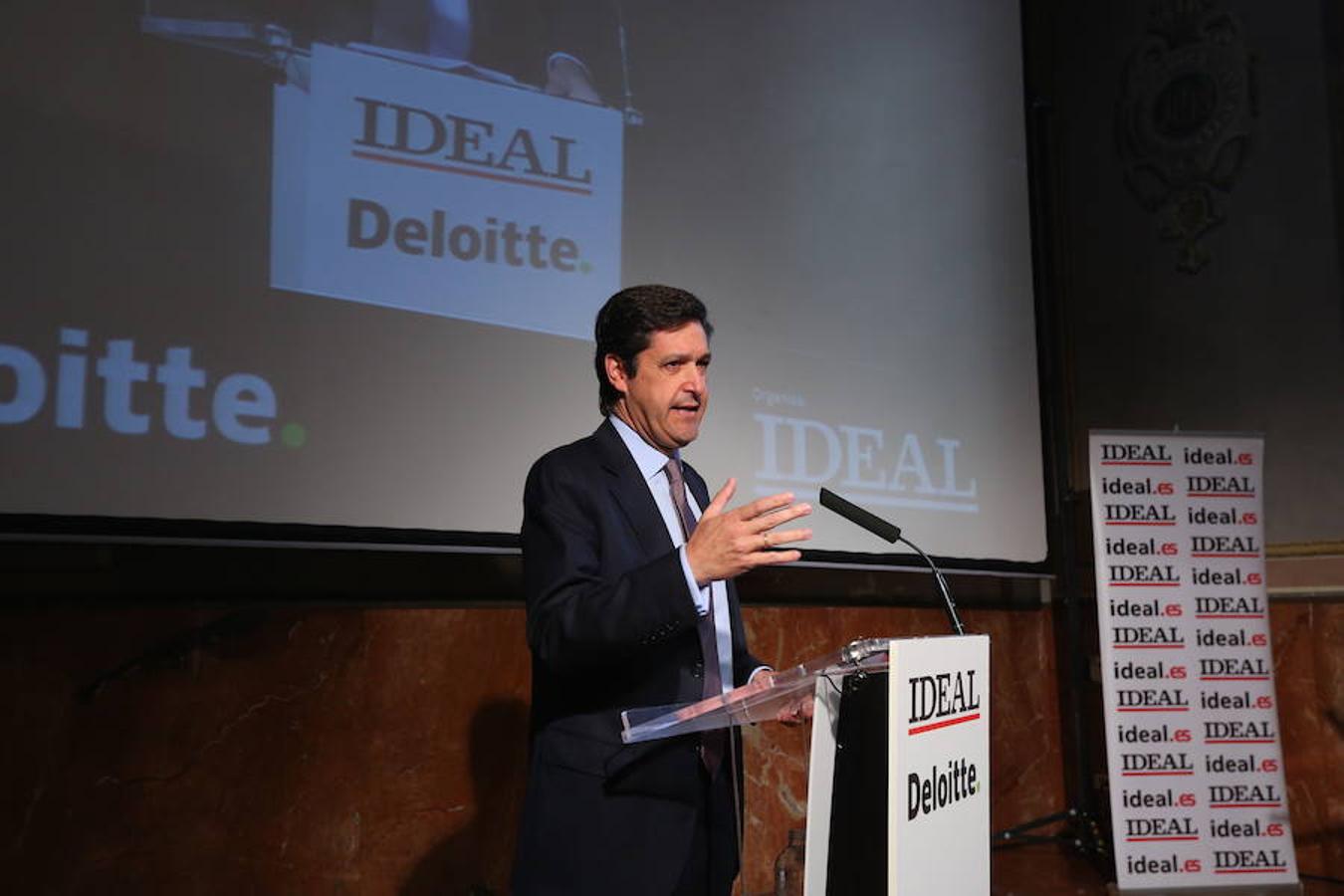 Albert Rivera pide a Rajoy que no deje Cataluña «en manos de un presidente racista»