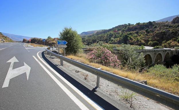 Conduce cuatro kilómetros en sentido contrario tras casi triplicar la tasa de alcohol