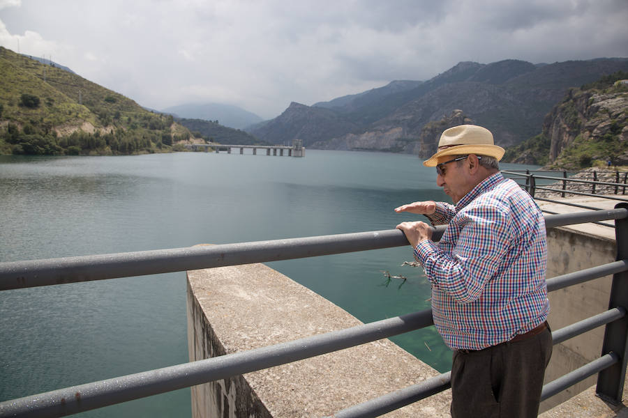 El deshielo llena por completo el pantano del que bebe la capital y comenzará a aliviar sin que haya peligro de inundaciones aguas abajo