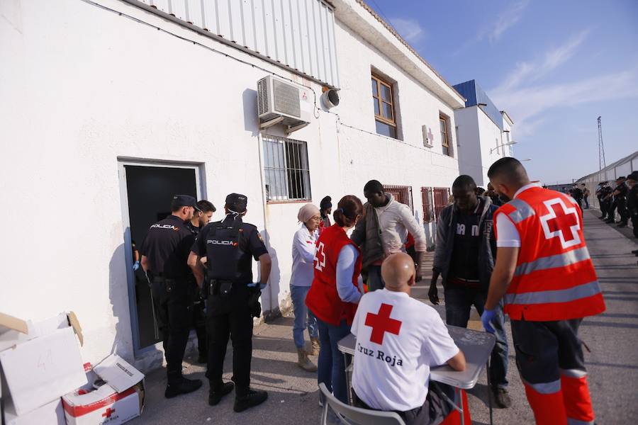 Forman parte de dos pateras rescatadas con 55 y 37 inmigrantes, incluyendo a siete mujeres