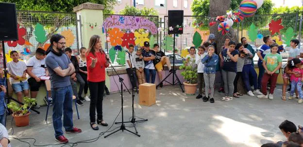 La delegada provincial de Educación citó al CEIP La Chanca como un referente de convivencia.