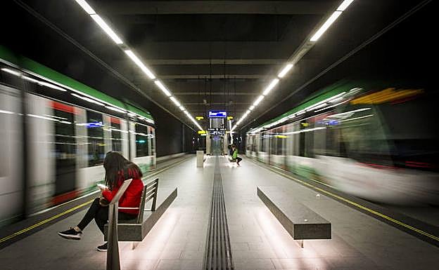 El metro de Granada funcionará en la Feria del Corpus durante 91 horas seguidas entre el miércoles y el sábado
