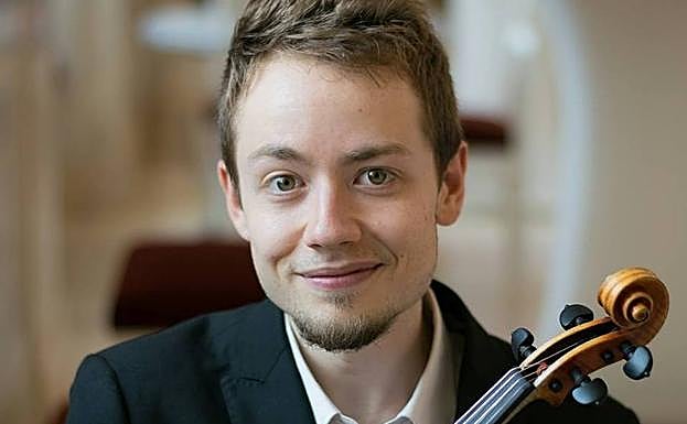 El violinista granadino Samuel García será el concertino de la EUYO en Dresde.