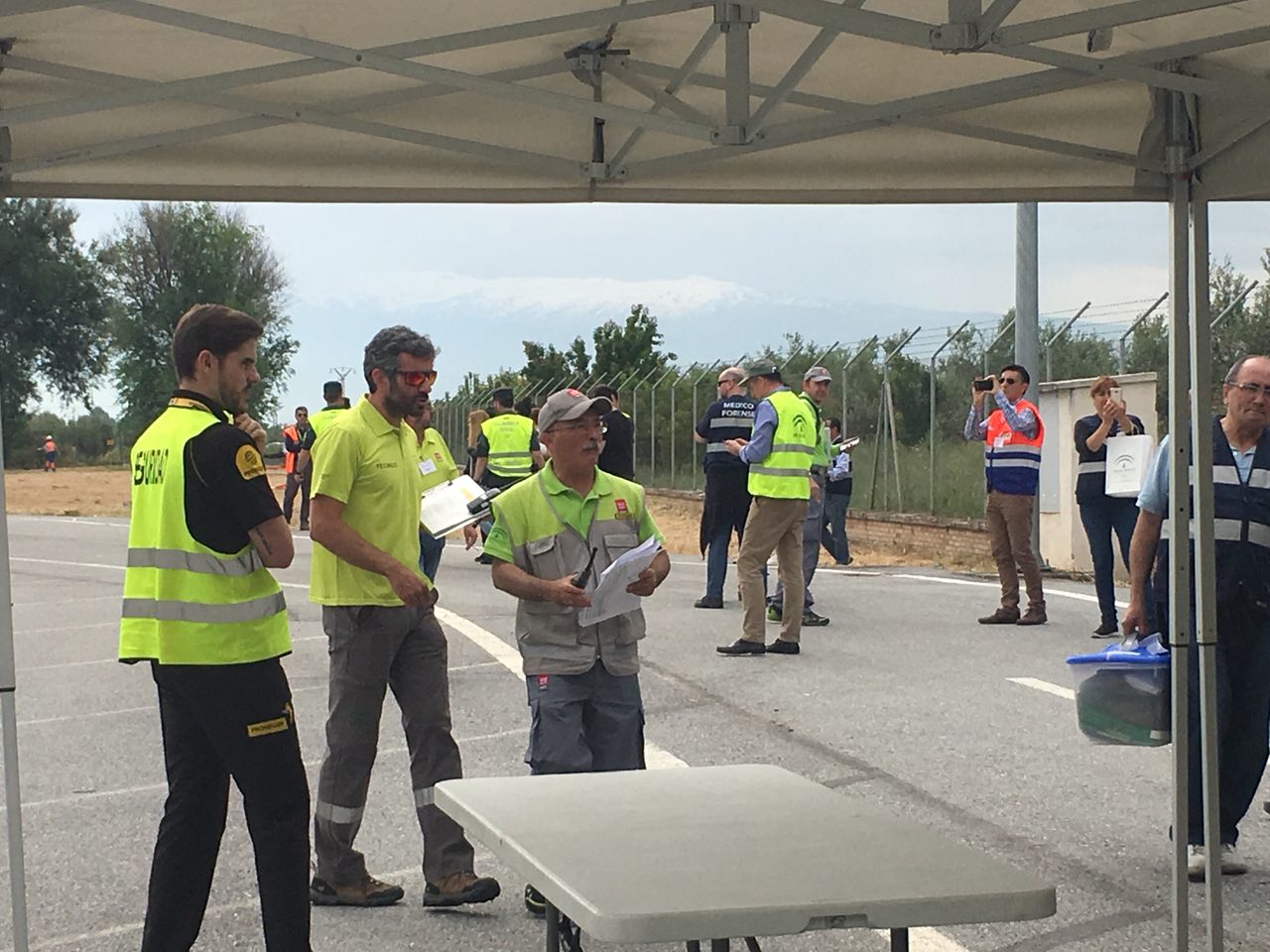 El Aeropuerto Federico García Lorca de Granada ha realizado este miércoles un simulacro de accidente aéreo para poner a prueba los mecanismos de coordinación y respuesta ante este tipo de incidentes y avanzar en la implantación y mejora de los planes de emergencia