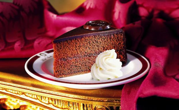 Trozo del famoso pastel de chocolate conocido como 'Sachertote'. 