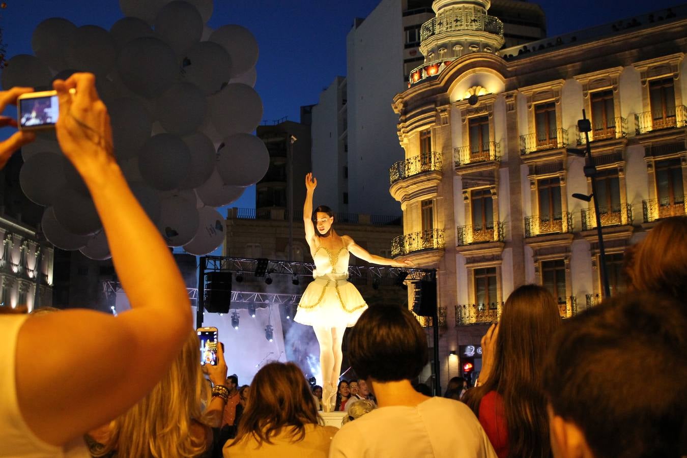 Miles de almerienses volvieron a encontrarse en este evento anual, en el que se promocionaron las bondades de la cocina local