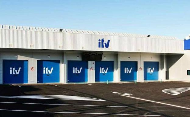 La falsificación más cutre de la pegatina de la ITV que arrasa en redes: lo que dijo la Policía