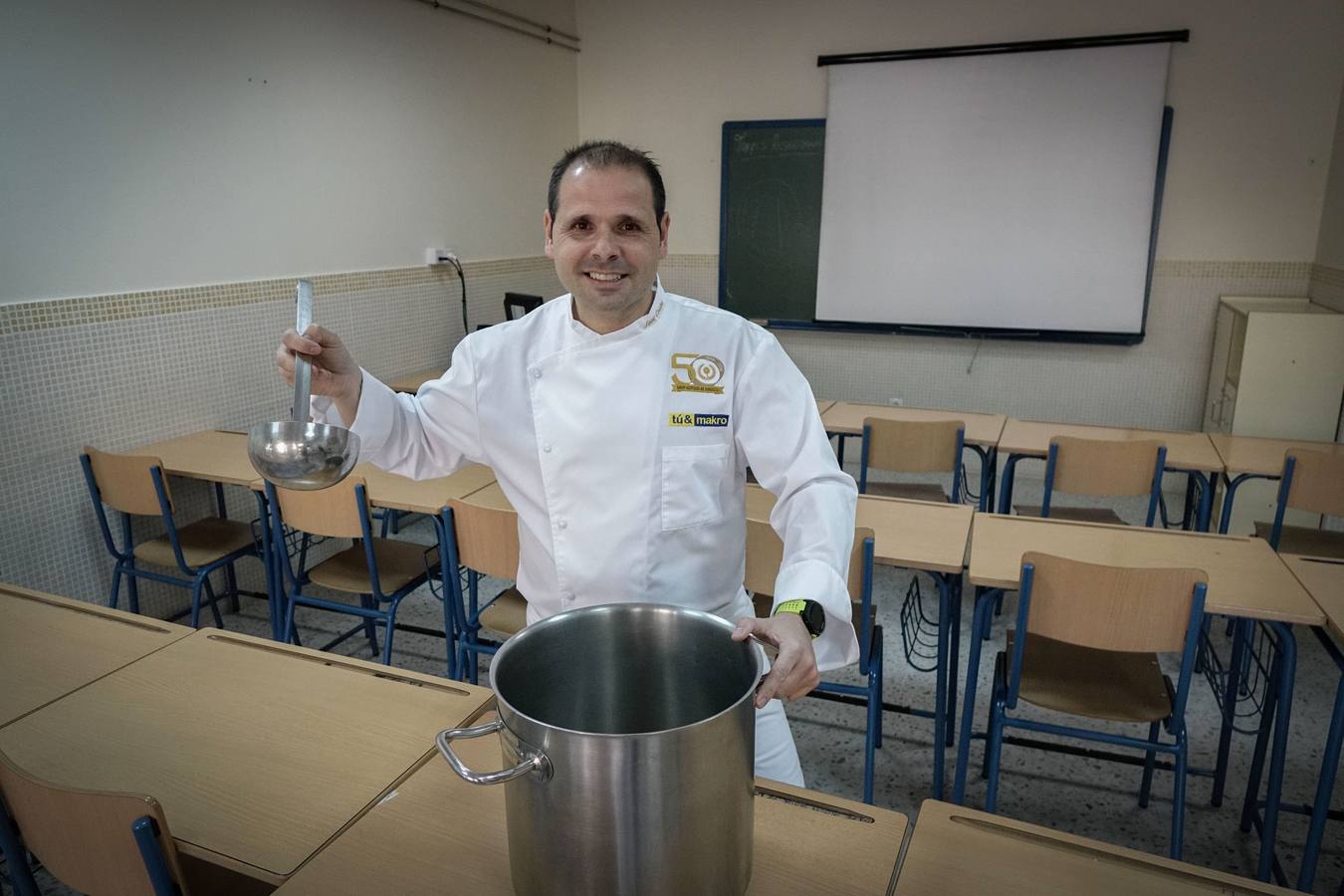 Javier Castro, profesor de la Escuela de Hostelería Hurtado de Mendoza: «En especial a algodón de azúcar y chato de vino dulce con su barquillo»