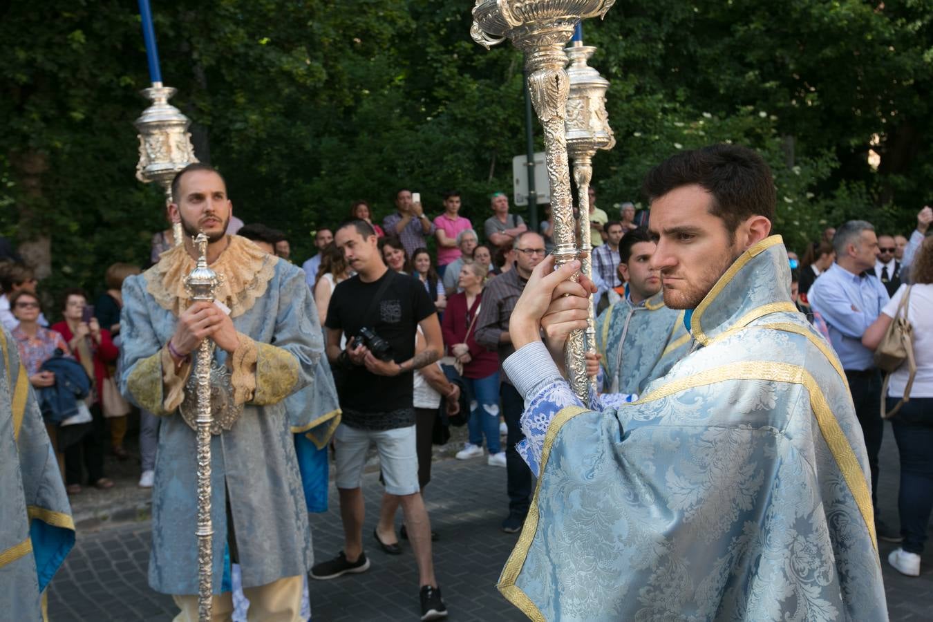 La imagen de la Virgen iba sobre su paso de orfebrería a las órdenes de Dionisio Martínez yde Eduardo Salamanca