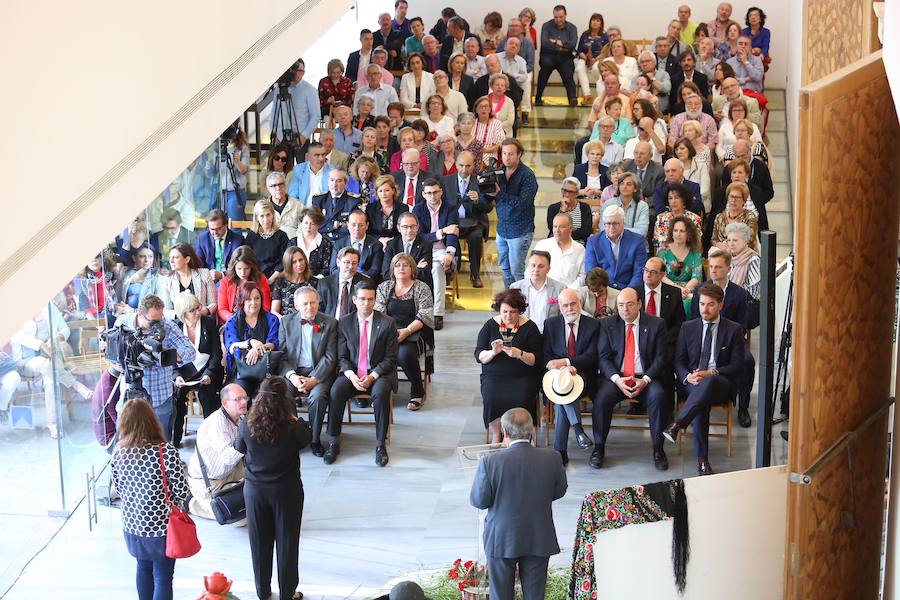 El periodista granadino ha dado así el pistoletazo de salida a la Feria del Corpus desde el Cuarto Real de Santo Domingo 