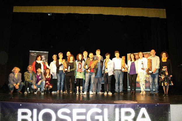 Foto de familia de los premiados ayer en Biosegura. 