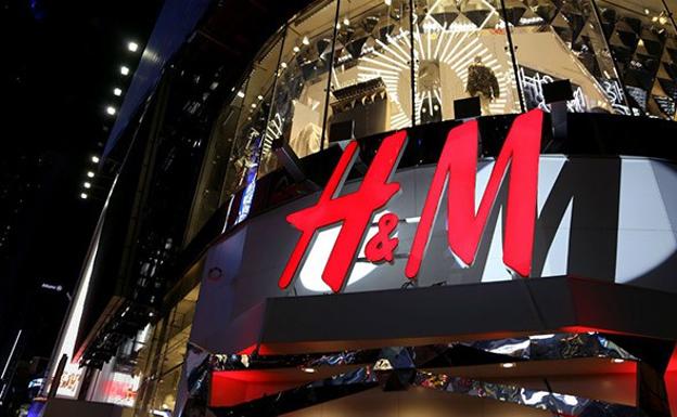 El vestido que no querrás quitarte este verano está en H&M a precio de ganga