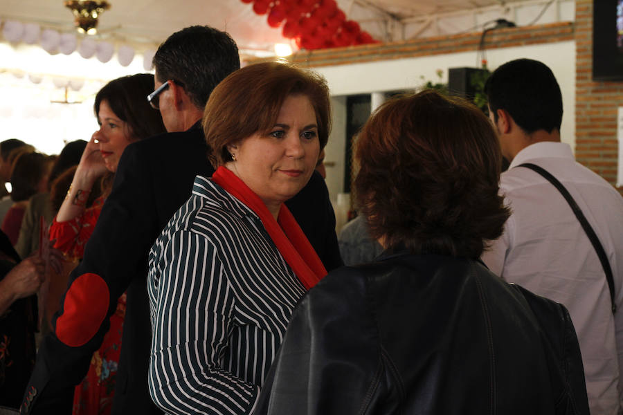 Con un sol radiante, el ferial empezó a llenarse de buen ambiente, mejor comida, y ganas de fiesta. Para ver todas las fotos del Corpus,  en este enlace .