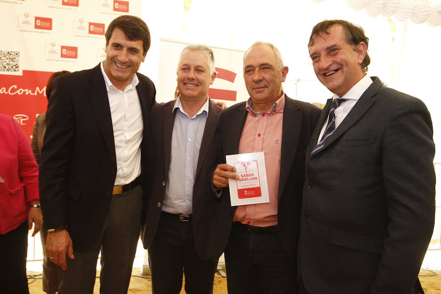 La diputada provincial de Desarrollo Sostenible y Empleo, Ana Muñoz, ha inaugurado el espacio destinado a la plataforma en la caseta de Diputación en la Feria del Corpus 2018. Más fotos de Corpus,  en este enlace