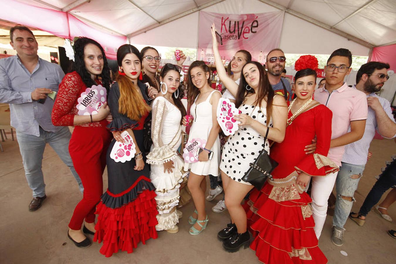 Caseta de Kuveé. Puedes ver todas las fotos de este Corpus  en este enlace .