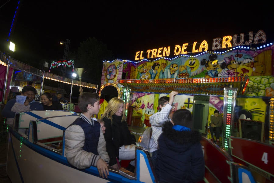 La afluencia de visitantes aumenta conforme se van acercando los días grandes de las fiestas. Para ver todas las fotografías de este Corpus, pulsa en el siguiente enlace.