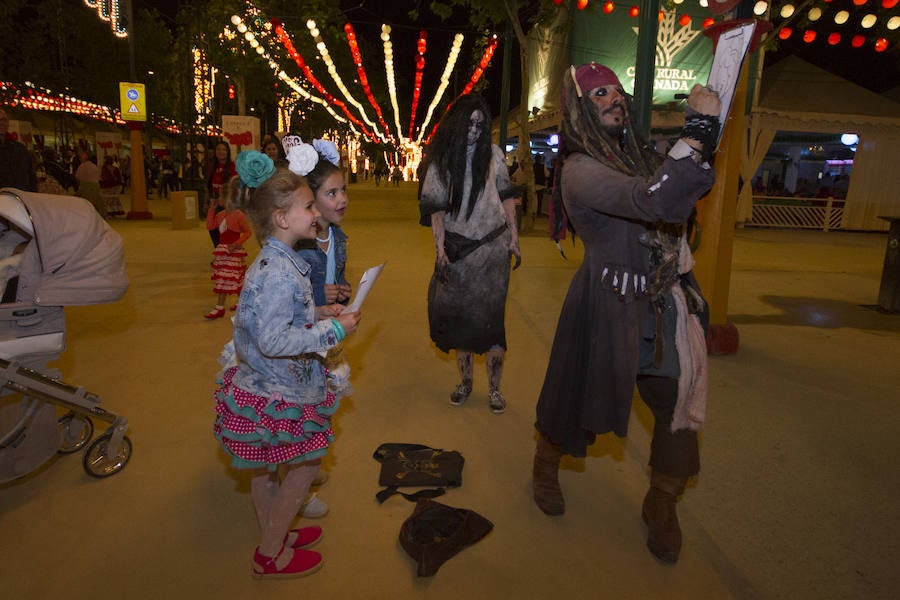 La afluencia de visitantes aumenta conforme se van acercando los días grandes de las fiestas. Para ver todas las fotografías de este Corpus, pulsa en el siguiente enlace.