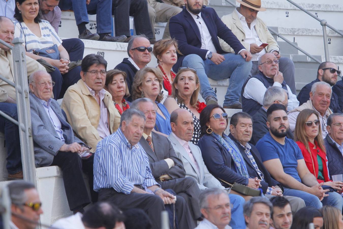 El diestro peruano Joaquín Galdós protagonizó la primera salida a hombros del serial, merced a una entregadísima actuación, en una tarde en la que Álvaro Lorenzo también rayó a buen nivel, pero perdiendo el triunfo por su mala espada. Puedes ver todas las imágenes de este Corpus pinchando en el  siguiente enlace .